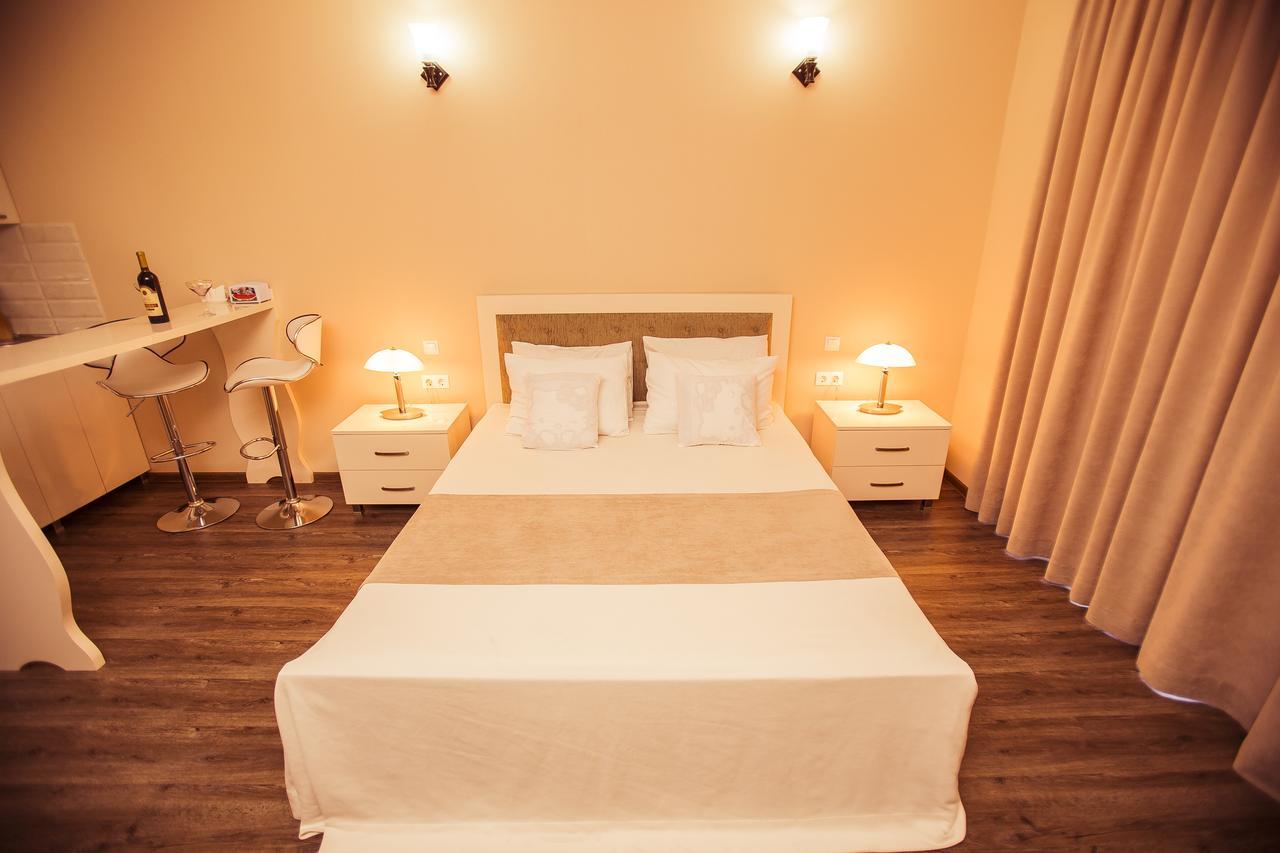 Panorama Sea Tower Aparthotel Batumi Exterior photo