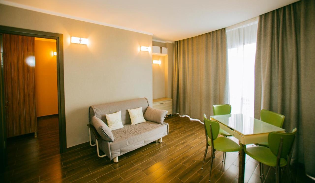 Panorama Sea Tower Aparthotel Batumi Exterior photo